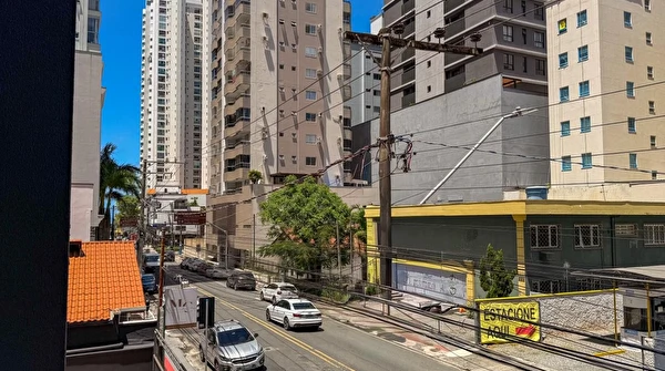 Apartamento para locação no Residencial Olinda, com 2 suítes no bairro Pioneiros em Balneário Camboriú.