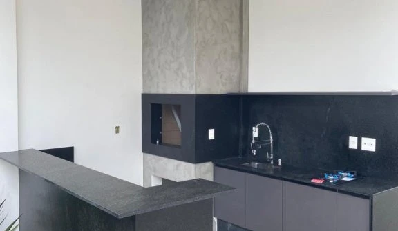 Caledonia Private Village