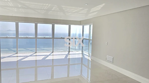 Apartamento Frente Mar no Edifício One Tower com 4 suítes e 3 vagas à venda no Barra Sul em Balneário Camboriú/SC