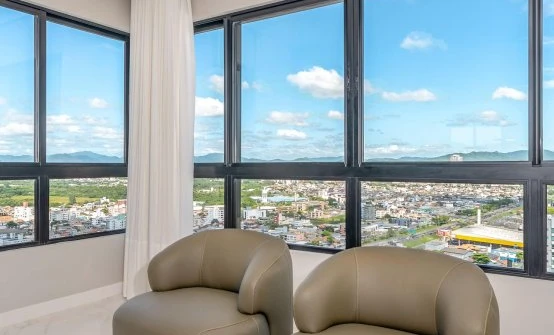 Apartamento no Edifício Florence Garden Residence com 3 suítes e 3 vagas à venda no Centro de Balneário Camboriú/SC