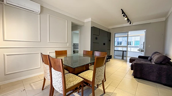 Apartamento na quadra do mar com 2 suítes no Edificio Riverside no Pioneiros Barra Norte de Balneário Camboriú/SC