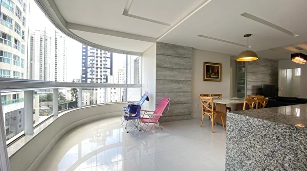 Apartamento no Edifício Costa Arvoredo com 3 quartos e 2 vagas à venda na Barra Norte em Balneário Camboriú/SC