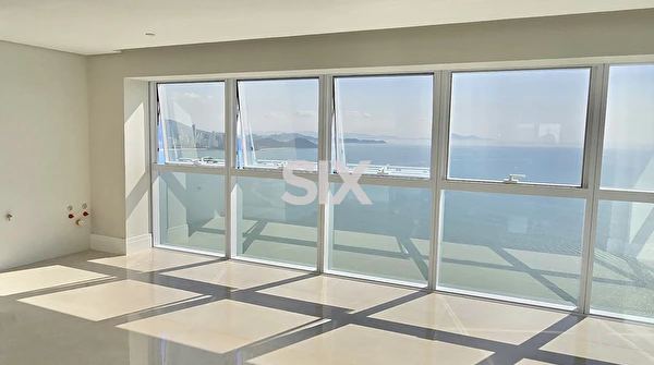 Apartamento Frente Mar no Edifício One Tower com 4 suítes e 3 vagas à venda no Barra Sul em Balneário Camboriú/SC