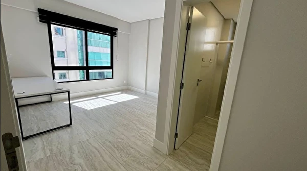 Apartamento á venda e locação no Residencial Romaggiore, com 4 suítes no bairro Pioneiros em Balneário Camboriú
