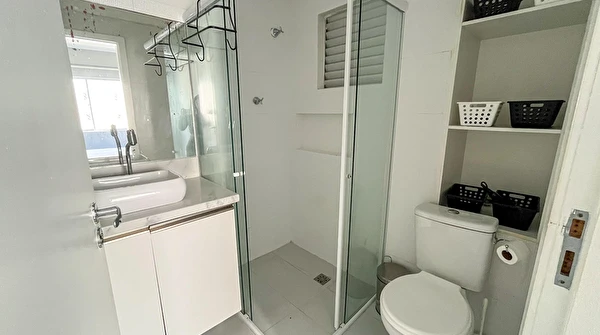 Apartamento para locação no bairro centro, Edifício Mariano Moreno, com 1 suíte, em Balneário Camboriú.