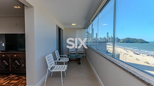 Apartamento Frente Mar no Edifício Oasis com 4 quartos e 1 vaga à venda no Centro de Balneário Camboriú/SC