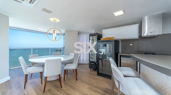 Apartamento frente mar no Edifício Maria Eduarda com 4 suítes e 3 vagas à venda no Centro de Balneário Camboriú/SC
