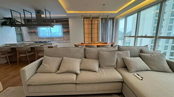 Apartamento no Skyline Tower com 3 suítes, à venda no Pioneiros em Balneário Camboriú