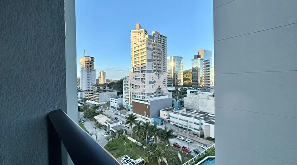 Apartamento no Edifício Manu Bay Residence com 1 quarto e 1 vaga para locação na Praia Brava em Itajaí/SC