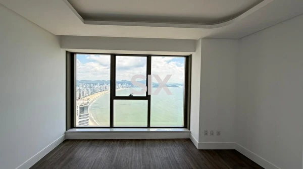Apartamento no Edifício Yachthouse com 04 suítes e 03 vagas à venda na Barra sul em Balneário Camboriú/SC