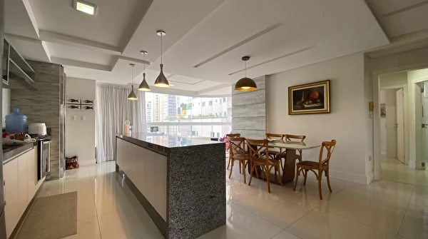 Apartamento no Edifício Costa Arvoredo com 3 quartos e 2 vagas à venda na Barra Norte em Balneário Camboriú/SC