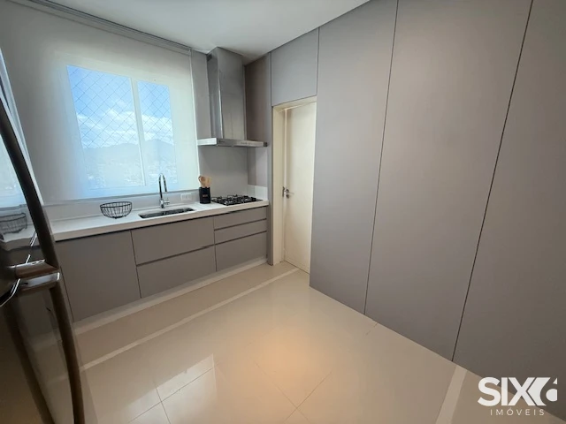 Apartamento mobiliado no Edifício Cartagena com 03 suítes à venda no Centro em Balneário Camboriú/SC