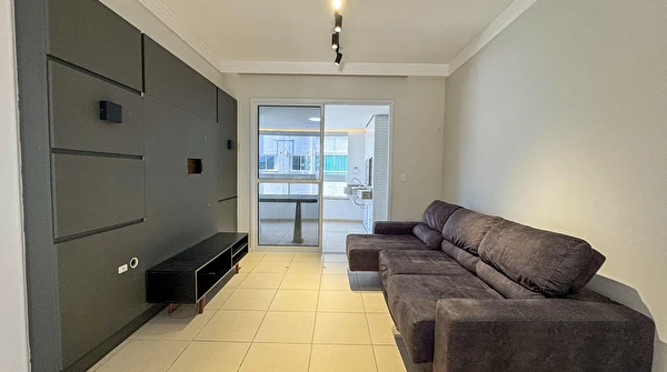 Apartamento na quadra do mar com 2 suítes no Edificio Riverside no Pioneiros Barra Norte de Balneário Camboriú/SC